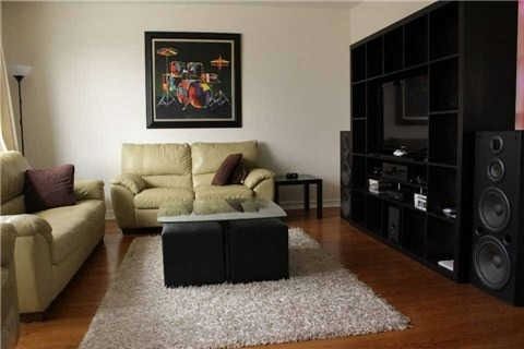 437 Taylor Mills Dr N, Richmond Hill, L4C2V1 | Image 2