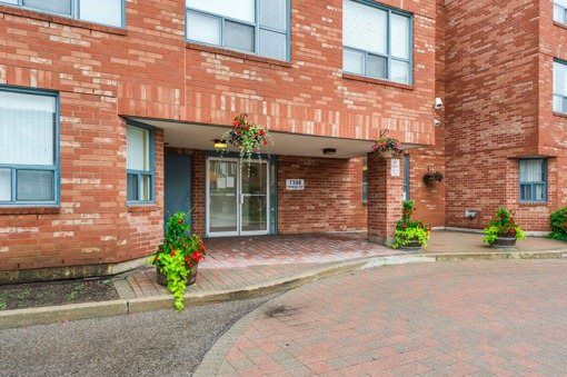 313 - 7398 Yonge St, Vaughan, L4J1V8 | Image 2