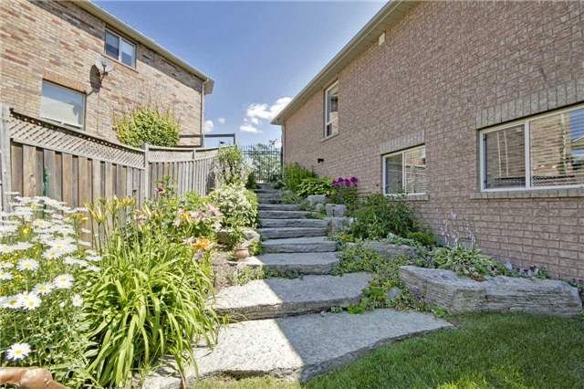 76 Kerfoot Cres, Georgina, L4P4H2 | Image 2