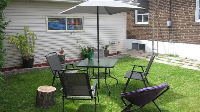 308 Skopit Rd, Richmond Hill, L4C2Y8 | Image 3