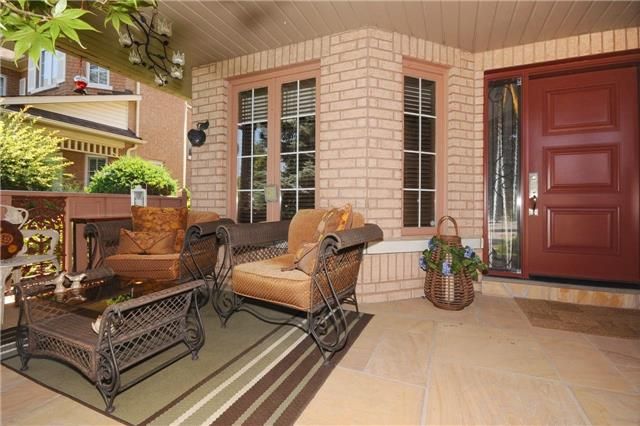 785 Quantra Cres, Newmarket, L3X 1M9 | Image 2