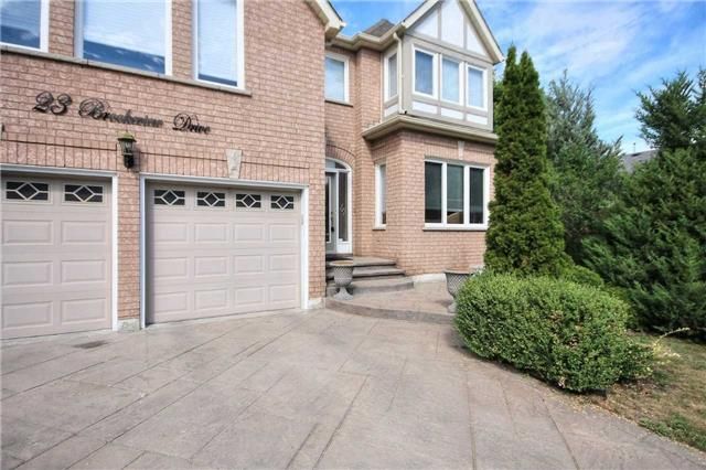 23 Brookeview Dr, Aurora, L4G6N1 | Image 2
