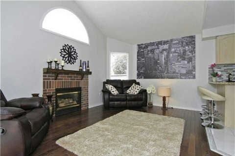 22 Rush Rd, Aurora, L4G7G3 | Image 3
