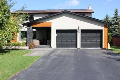 Detached House sold at 24 Avondale Crescent, Markham, Ontario, L3P2K1 - Markham Village - MLS: N3295130