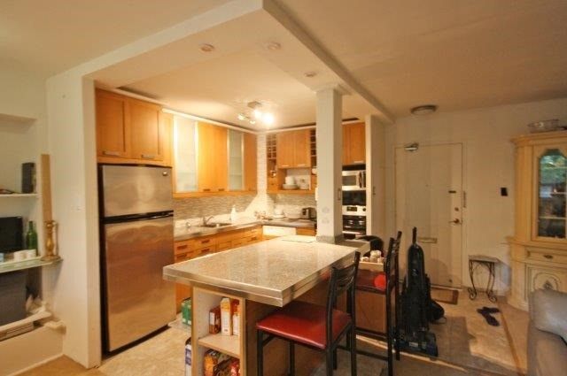 204 - 67 Richmond St, Richmond Hill, L4C3Y3 | Image 2