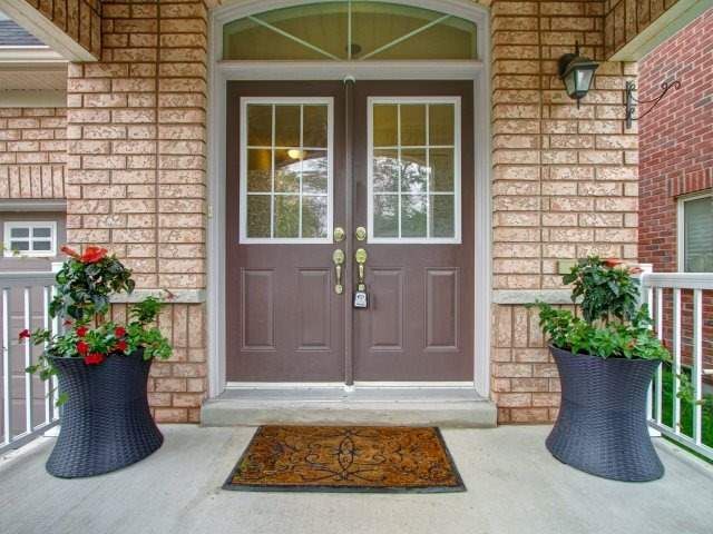 45 Lost Pond Cres, Whitchurch-Stouffville, L4A0R4 | Image 2