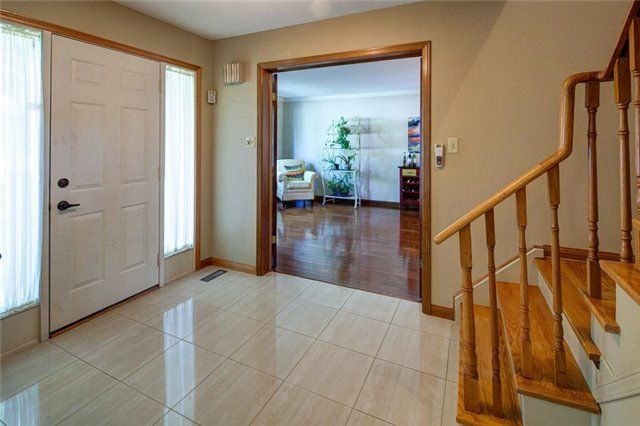 36 Cynthia Cres, Richmond Hill, L4E2R1 | Image 2