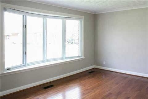 112 Talmage Ave, Richmond Hill, L4C3J8 | Image 3