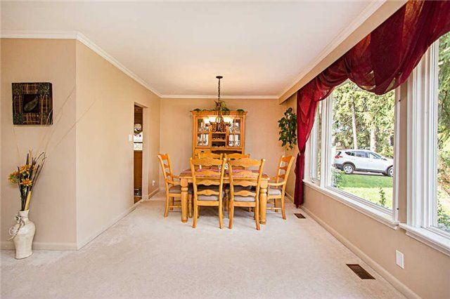 31 Patrick Dr, Aurora, L4G2A6 | Image 3