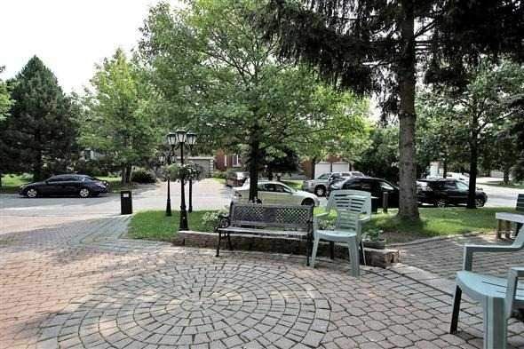 11 Horizon Crt, Richmond Hill, L4B3G1 | Image 3