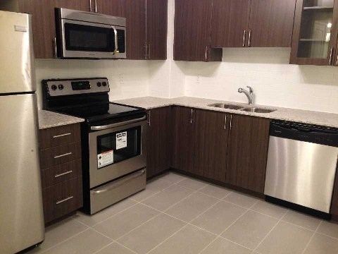 520 - 75 Norman Bethune Ave, Richmond Hill, L4B0B6 | Image 3