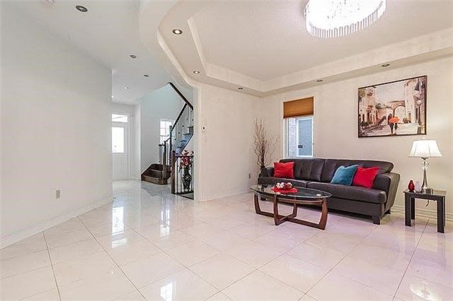 21 Berger Ave, Markham, L6B0B6 | Image 3