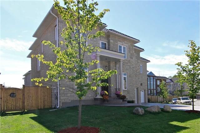 26 Alai Circ, Markham, L3R1E2 | Image 2