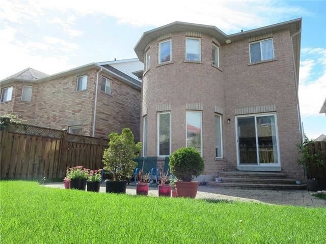 34 Inverhuron St, Richmond Hill, L4E4H2 | Image 2