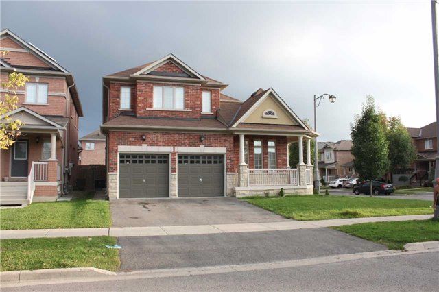 17 Delattaye Ave, Aurora, L4G7T8 | Image 3