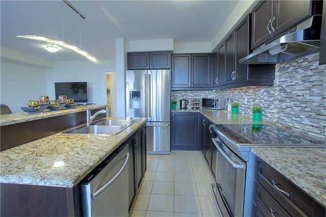 77 Benjamin Hood Cres, Vaughan, L4K5M7 | Image 3