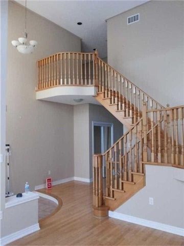 28 Gemini Cres, Richmond Hill, L4S2K6 | Image 2