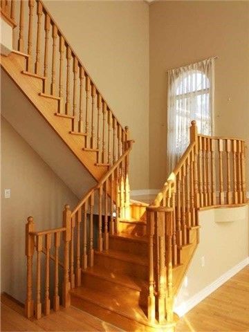 28 Gemini Cres, Richmond Hill, L4S2K6 | Image 3