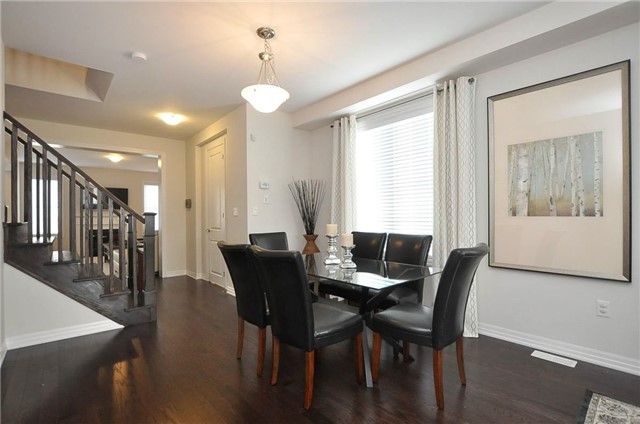 88 Buckle Cres, Aurora, L4G 0T4 | Image 3