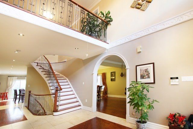 277 Oxford St, Richmond Hill, L4C7V8 | Image 2