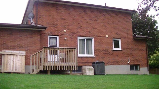 178 Waratah Ave, Newmarket, L3Y6R4 | Image 3