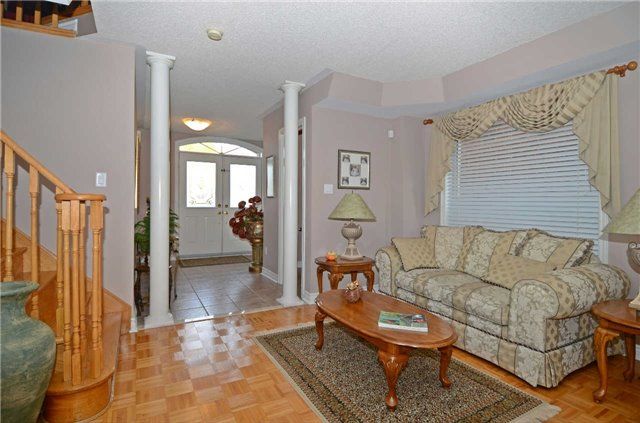 103 Ferdinand Ave, Vaughan, L6A3H6 | Image 3