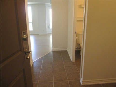 909 - 7730 Kipling Ave, Vaughan, L4L 1Y9 | Image 2