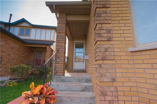 110 Dunoon Dr, Vaughan, L6A1Z2 | Image 2