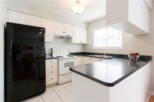 110 Dunoon Dr, Vaughan, L6A1Z2 | Image 3