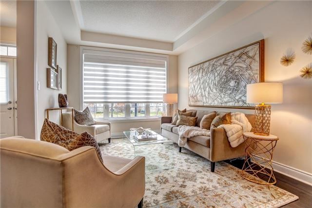 1015 Ralston Cres, Newmarket, L3X 3H8 | Image 3