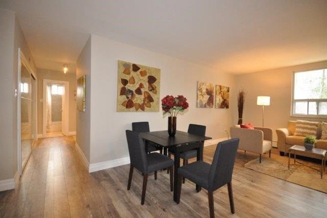 204 - 67 Richmond St, Richmond Hill, L4C3Y3 | Image 3