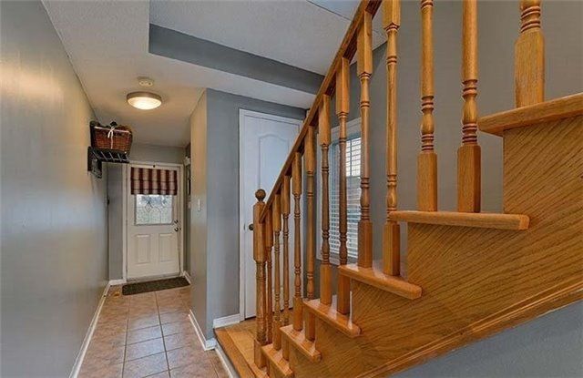 20 Lucena Cres, Vaughan, L6A 2W6 | Image 2