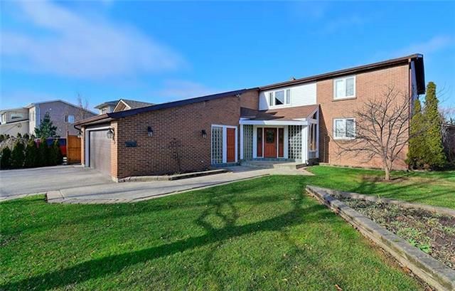 195 Rumble Ave, Richmond Hill, L4C4G5 | Image 2
