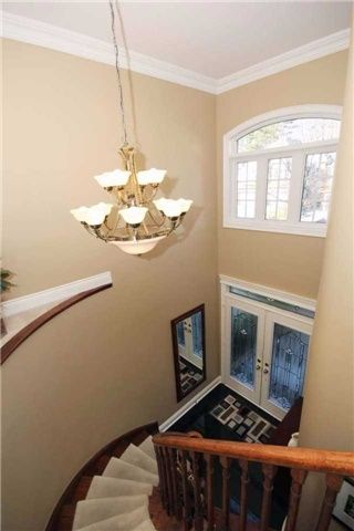 112 Westbury Crt, Richmond Hill, L4S2L3 | Image 3