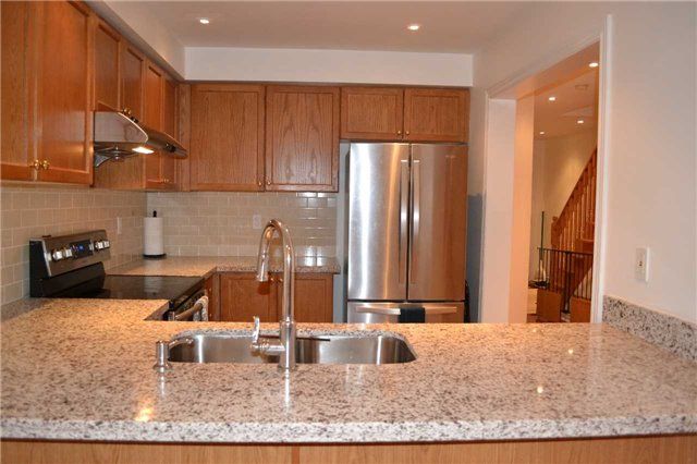 151 Amulet Cres, Richmond Hill, L4S2T5 | Image 2