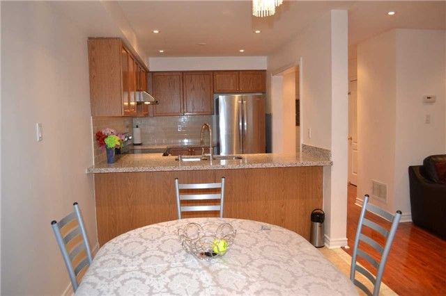 151 Amulet Cres, Richmond Hill, L4S2T5 | Image 3