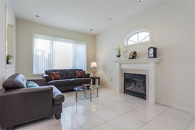 21 Berger Ave, Markham, L6B0B6 | Image 3