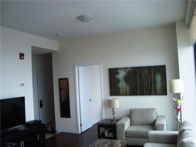 705 - 10376 Yonge St, Richmond Hill, L4C5N1 | Image 3