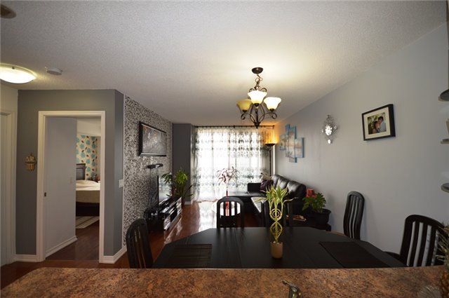 602 - 310 Red Maple Rd, Richmond Hill, L4C0T7 | Image 3