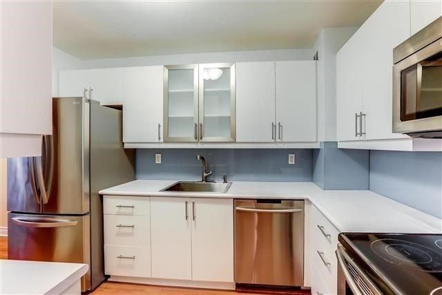 107 - 67 Richmond St, Richmond Hill, L4C3Y3 | Image 2