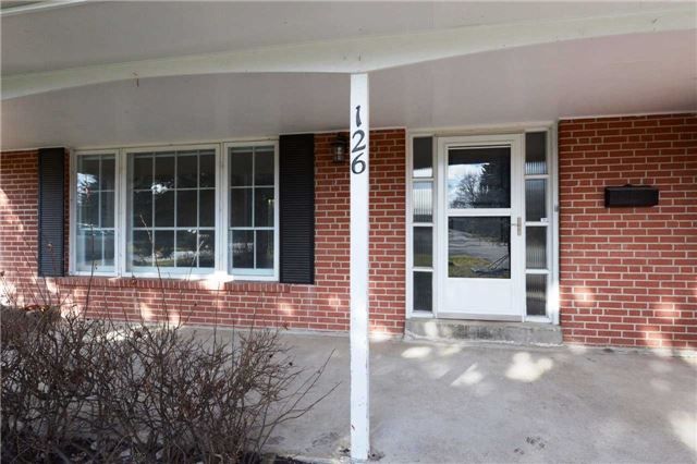 126 Sherwood Forest Dr, Markham, L3P 1R1 | Image 2