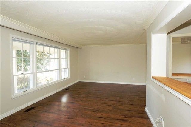 126 Sherwood Forest Dr, Markham, L3P 1R1 | Image 3