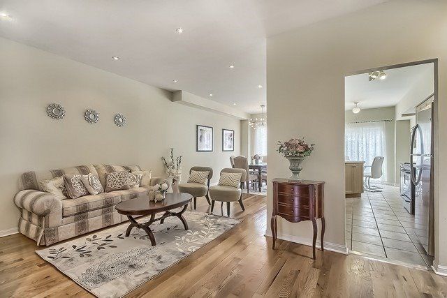 14 Zermatt Way, Markham, L3R5H9 | Image 2