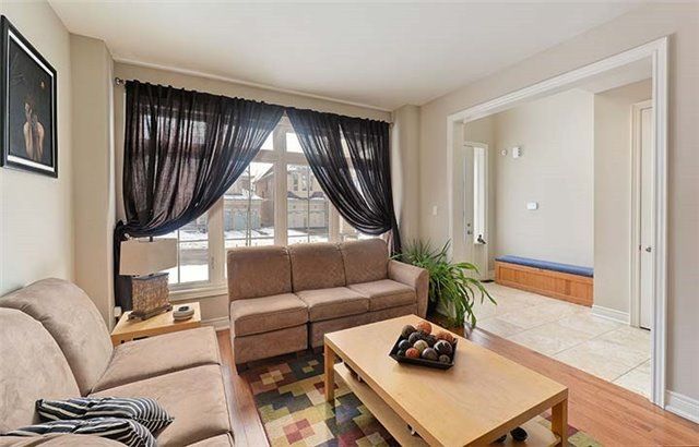 95 Vines Pl, Aurora, L4G0R7 | Image 2