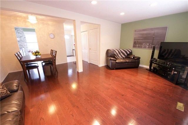 15 - 1 Wootten Way S, Markham, L3P3H7 | Image 3