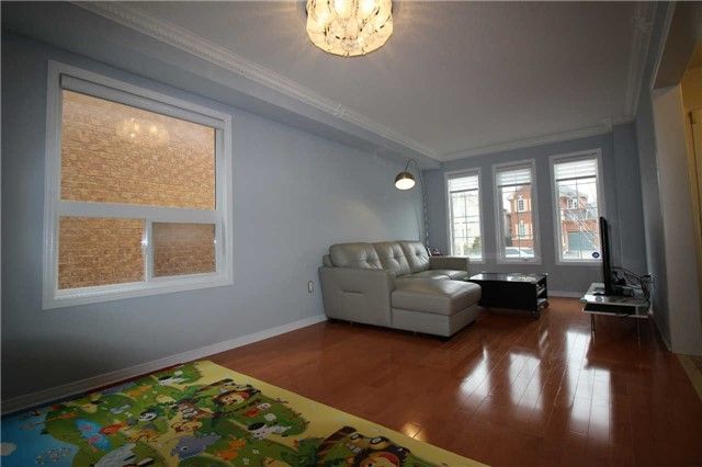 202 Red Maple Rd, Richmond Hill, L4B4S8 | Image 2