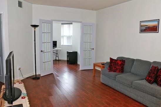 119 - 7398 Yonge St, Vaughan, L4J8J2 | Image 3