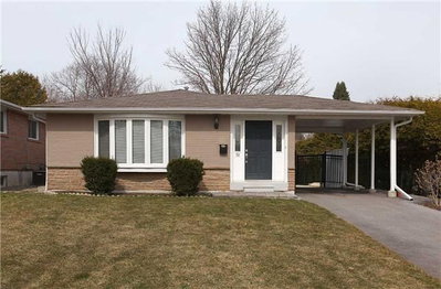 Detached House sold at 52 Devins Drive, Aurora, Ontario, L4G2Z1 - Aurora Heights - MLS: N3453426