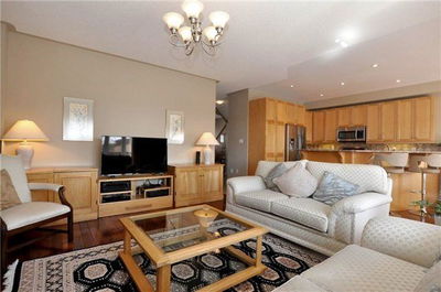 114 Woodbury Cres, Newmarket - Summerhill Estates image-0-3