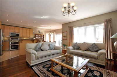 114 Woodbury Cres, Newmarket - Summerhill Estates image-0-4